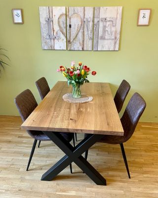 Jídelní stoly jsou bezpochyby tím nejzajímavějším segmentem výroby. Industriální prvky pevné oceli zpracované do...